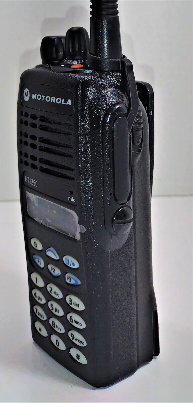 MOTOROLA HT1250 Model III UHF 403-470MHz 128ch 5w Two Way Radio AAH25RDH9AA6AN