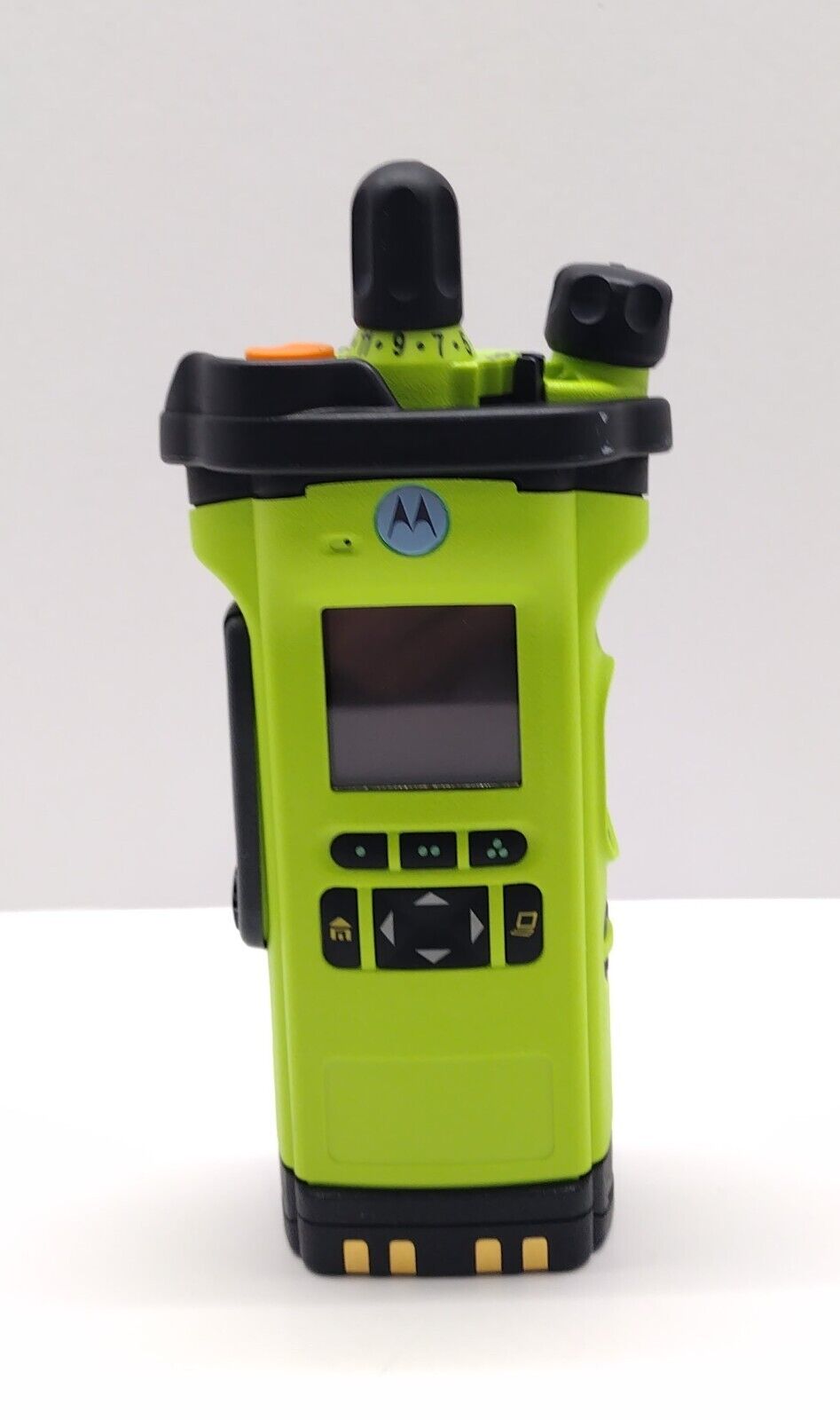 MOTOROLA APX6000XE MOD 2.5 H98UCF9PW6AN 7/800MHZ TWO WAY RADIO P25 ADP