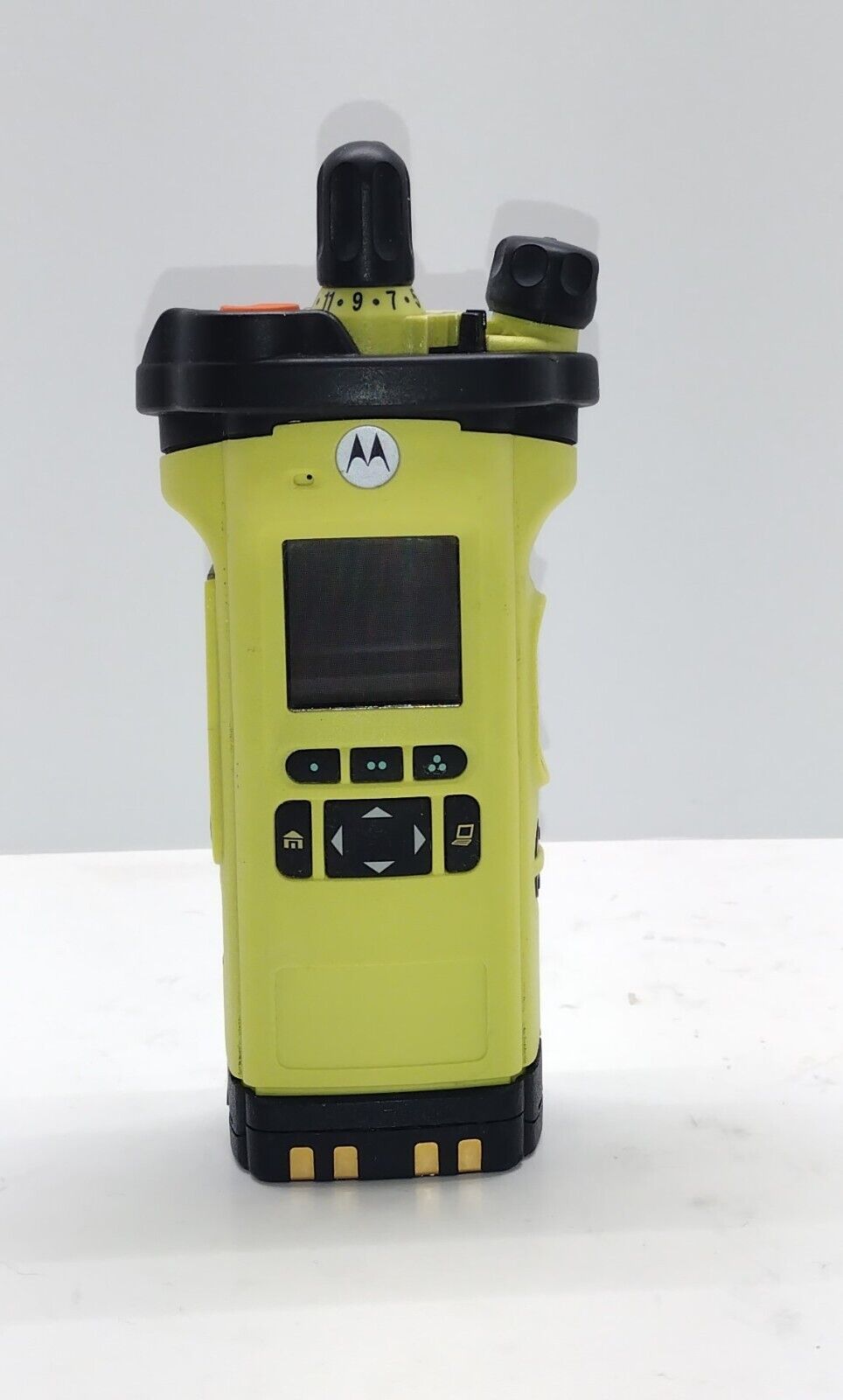 MOTOROLA APX6000XE 700/800 MHZ DIGITAL TWO WAY RADIO P25 TDMA H98UCF9PW6AN ADP