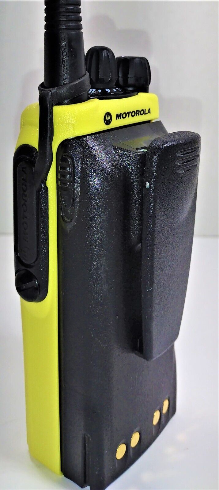 MOTOROLA HT1250 Model III UHF 403-470MHz 128ch 5w Two Way Radio AAH25RDH9AA6AN
