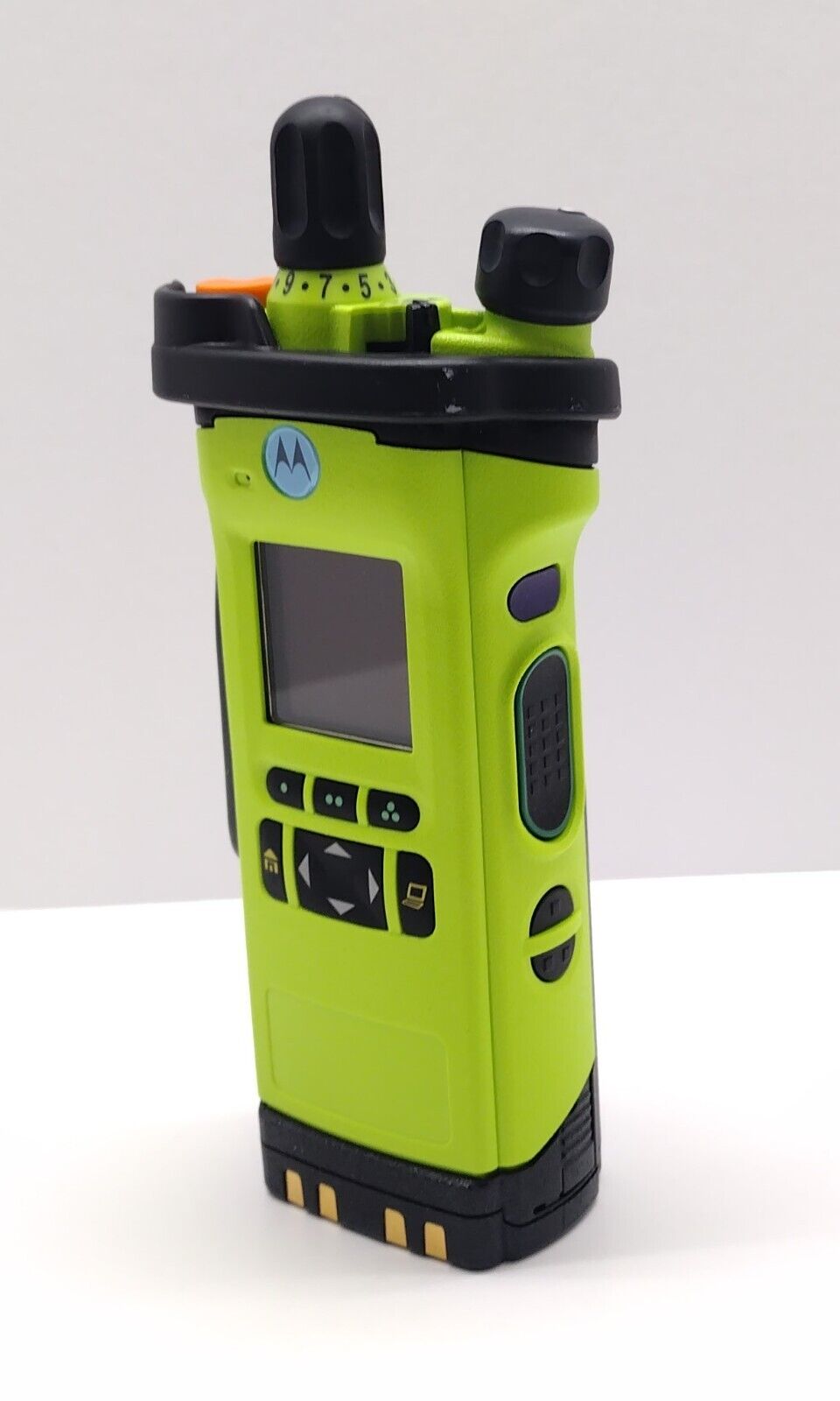 MOTOROLA APX6000XE MOD 2.5 H98UCF9PW6AN 7/800MHZ TWO WAY RADIO P25 ADP