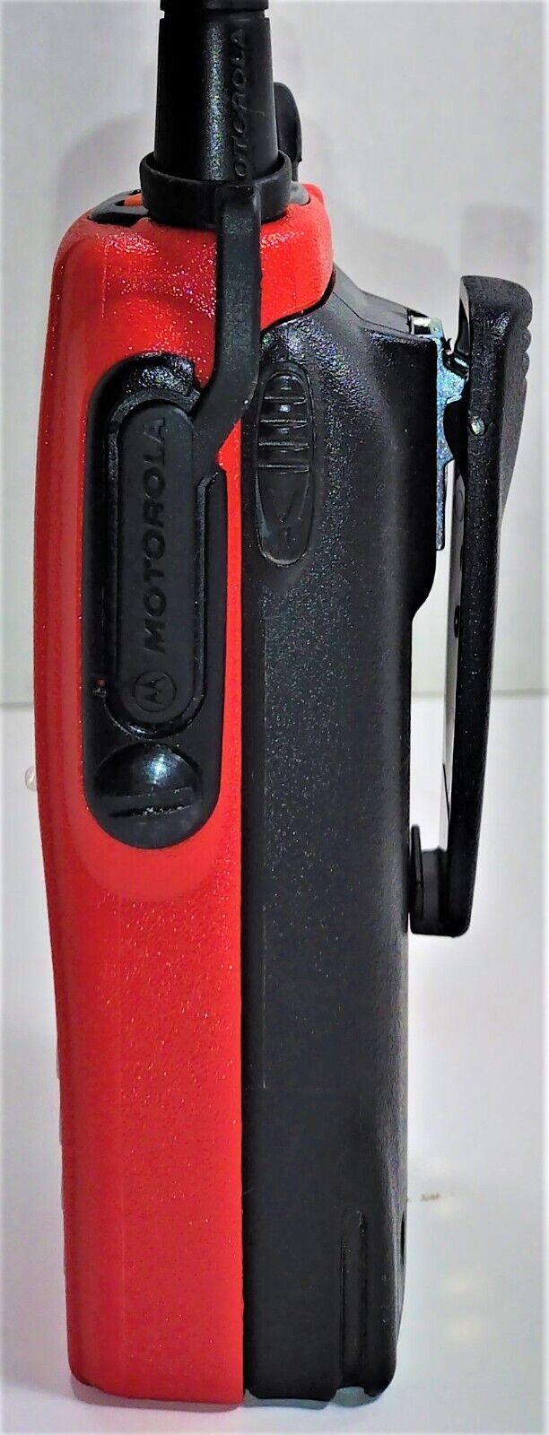 MOTOROLA HT1250 Model III UHF 403-470MHz 128ch 5w Two Way Radio AAH25RDH9AA6AN
