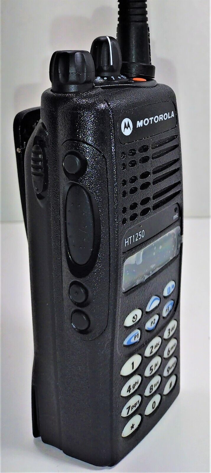 MOTOROLA HT1250 Model III UHF 403-470MHz 128ch 5w Two Way Radio AAH25RDH9AA6AN