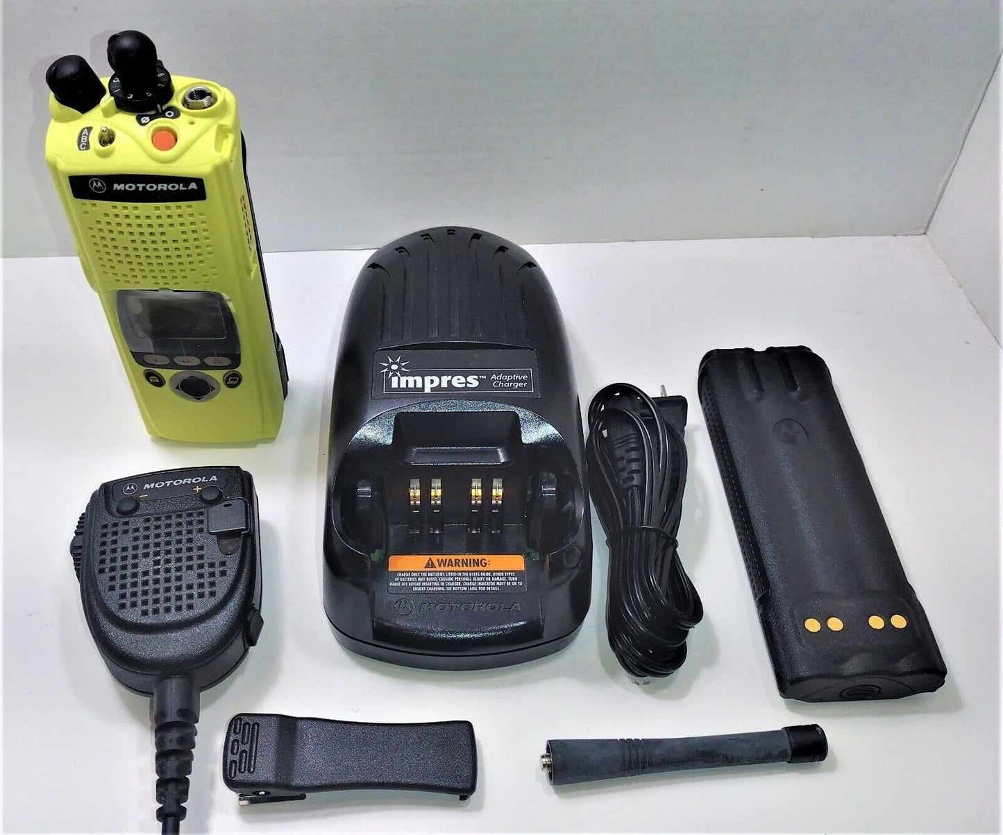 MOTOROLA XTS5000 UHF 380-470mhz P25 TWO WAY DIGITAL RADIO H18QDF9PW6AN ADP P25