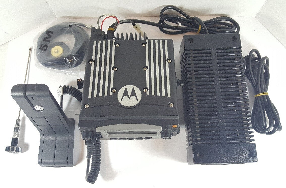 Motorola XTL5000 UHF 380-470 MHz Base Station P25 Digital Radio M20QSS9PW1AN XTL2