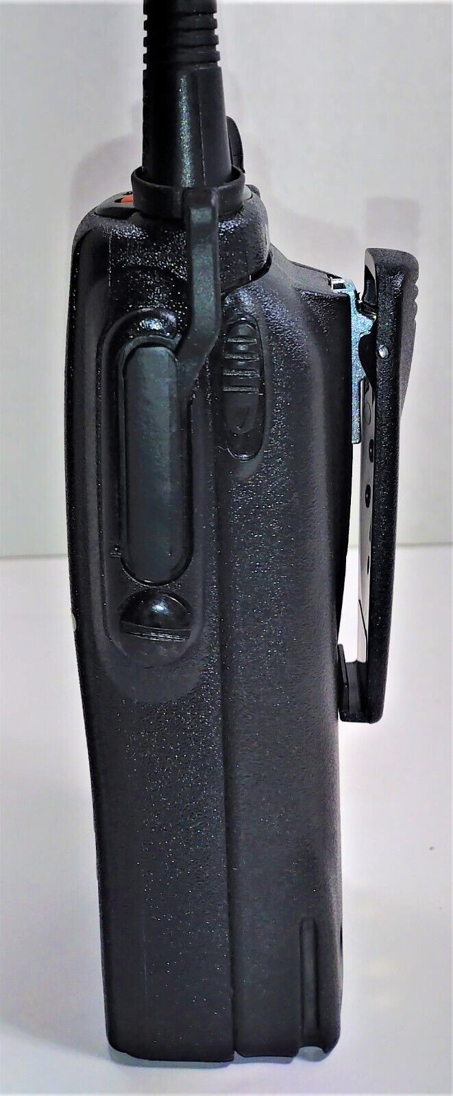MOTOROLA HT1250 Model III UHF 403-470MHz 128ch 5w Two Way Radio AAH25RDH9AA6AN