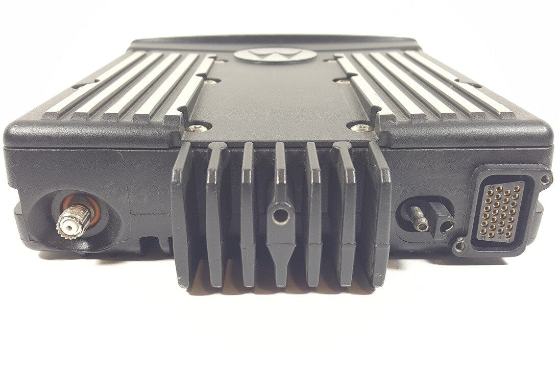 Motorola XTL2500 VHF 136-174 MHz 50 watt P25 Digital Mobile Radio M21KSM9PW1AN 3