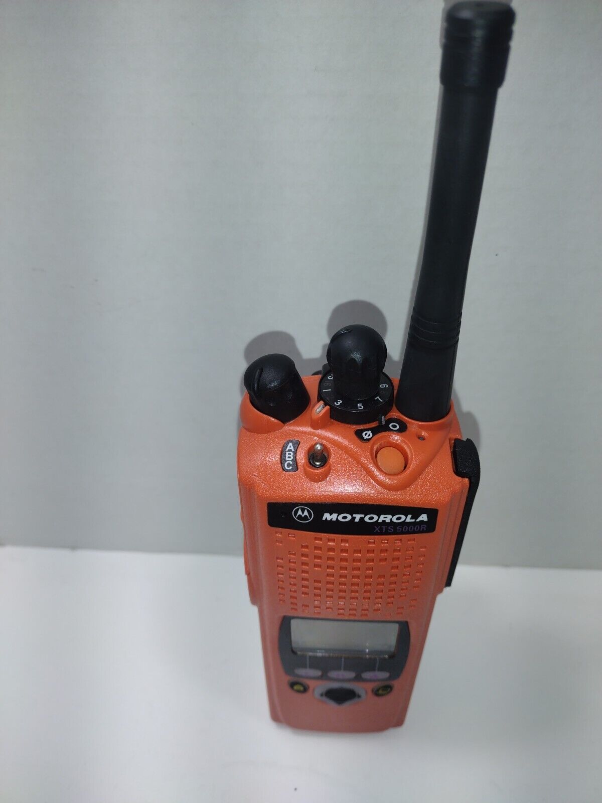 MOTOROLA XTS5000 UHF 380-470mhz P25 TWO WAY DIGITAL RADIO H18QDF9PW6AN ADP P25