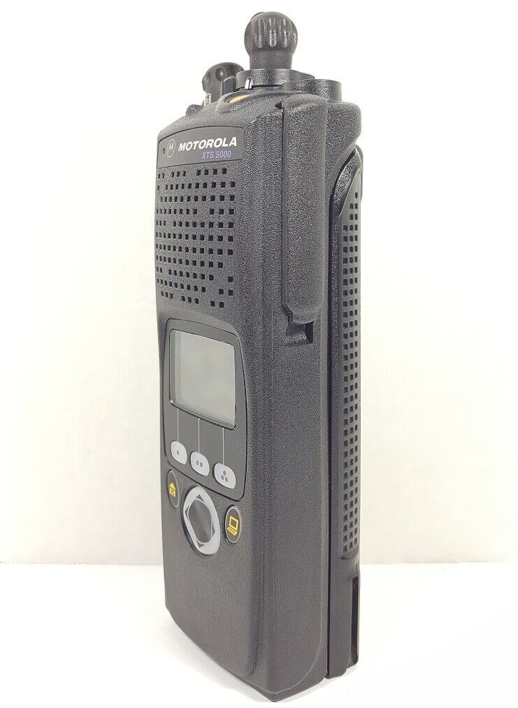 MOTOROLA XTS5000 UHF 450-520 MHz Digital P25 Police Fire EMS Radio H18SDF9PW6AN