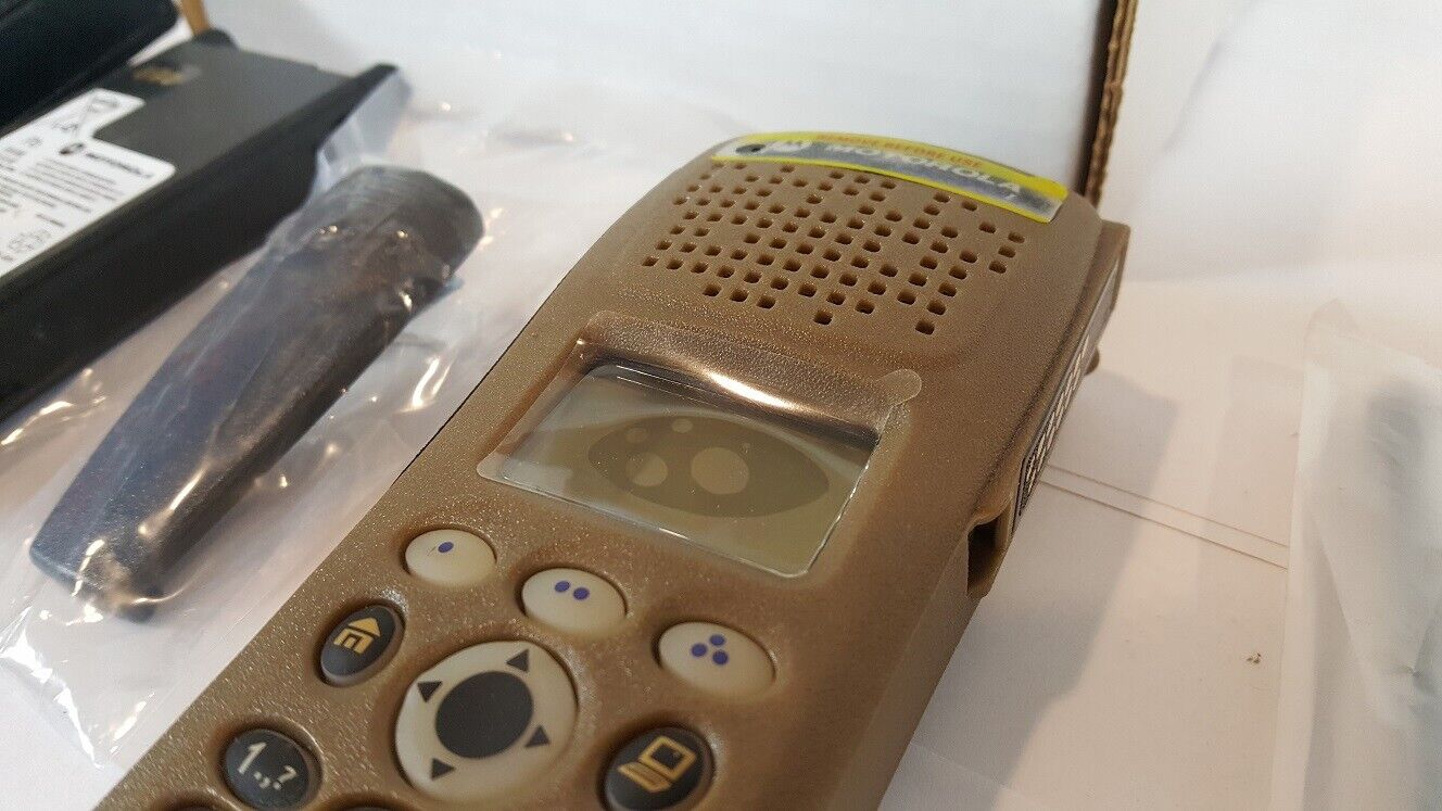 MOTOROLA XTS2500 III VHF 136-174 MHz Military Police Fire EMS Digital Radio XTS