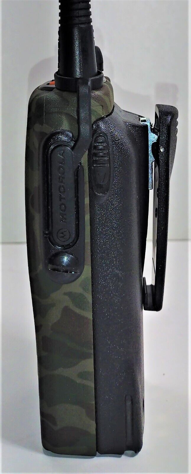 MOTOROLA HT1250 Model III UHF 403-470MHz 128ch 5w Two Way Radio AAH25RDH9AA6AN