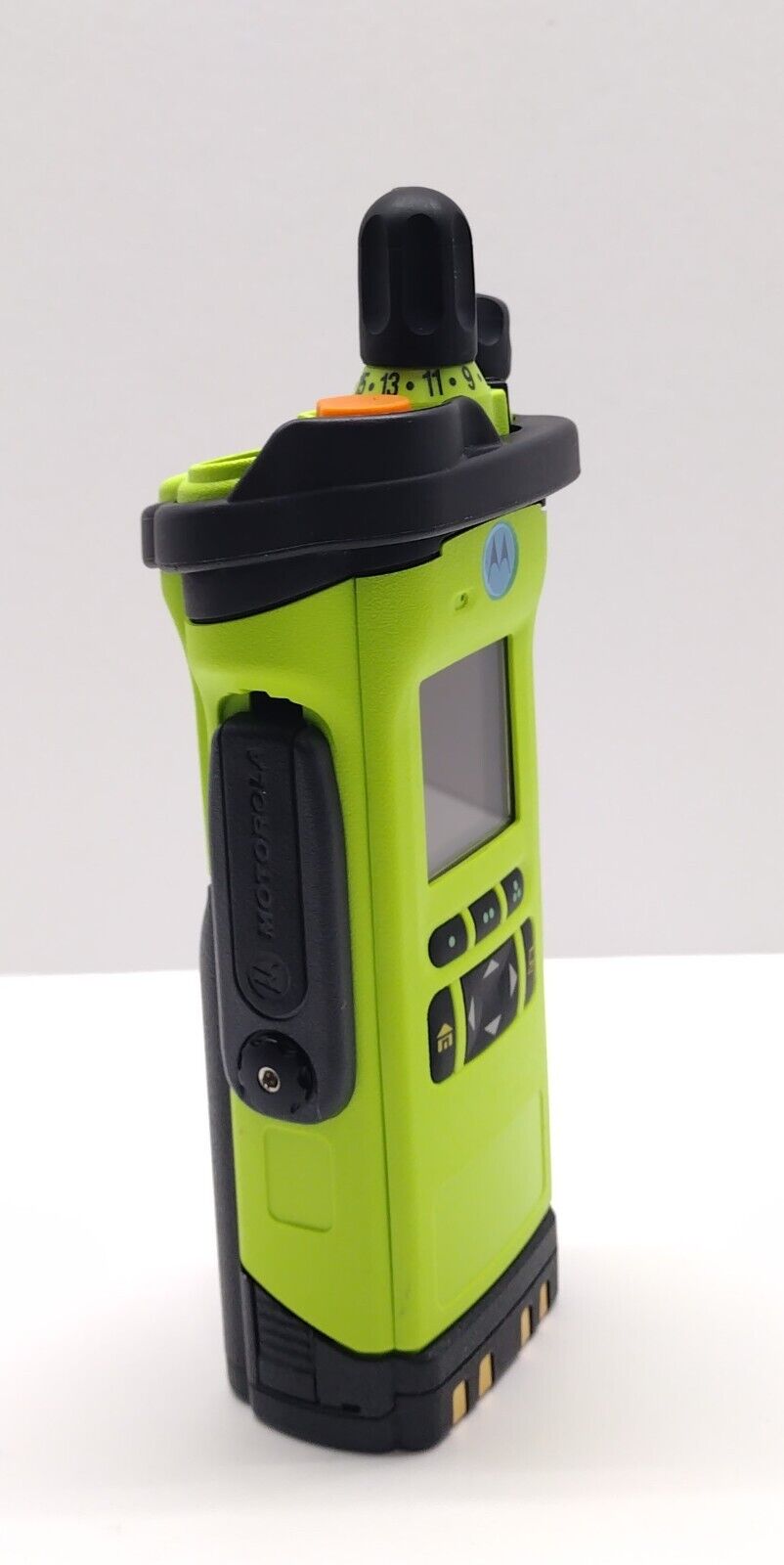 MOTOROLA APX6000XE MOD 2.5 H98UCF9PW6AN 7/800MHZ TWO WAY RADIO P25 ADP