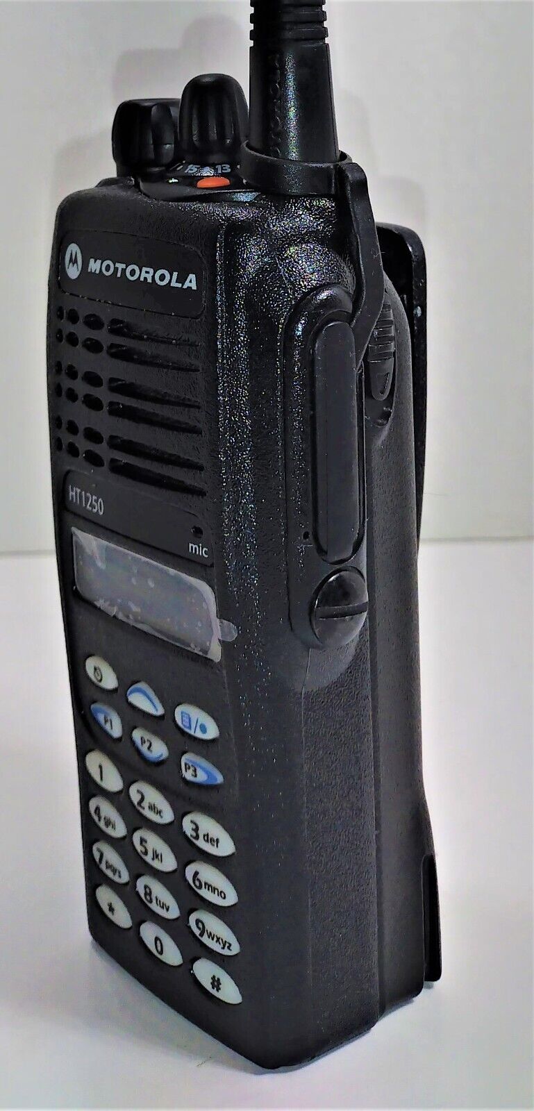 MOTOROLA HT1250 Model III  UHF 403-470MHz 128ch 5w Two Way Radio AAH25RDH9AA6AN