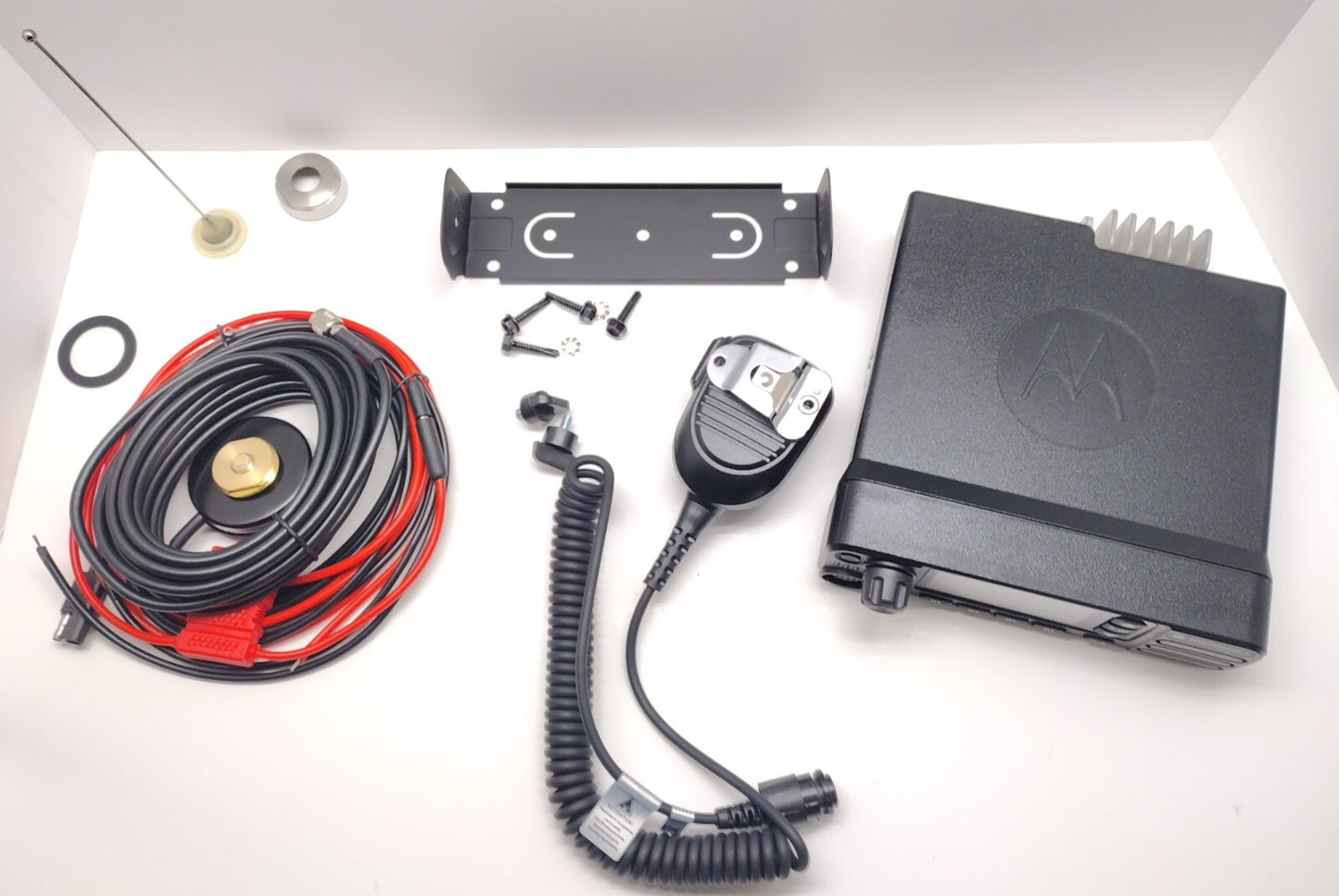 MOTOROLA MOTOTRBO XPR 5550e DIGITAL High Power MOBILE UHF450-512 AAM28TRN9RA1AN4