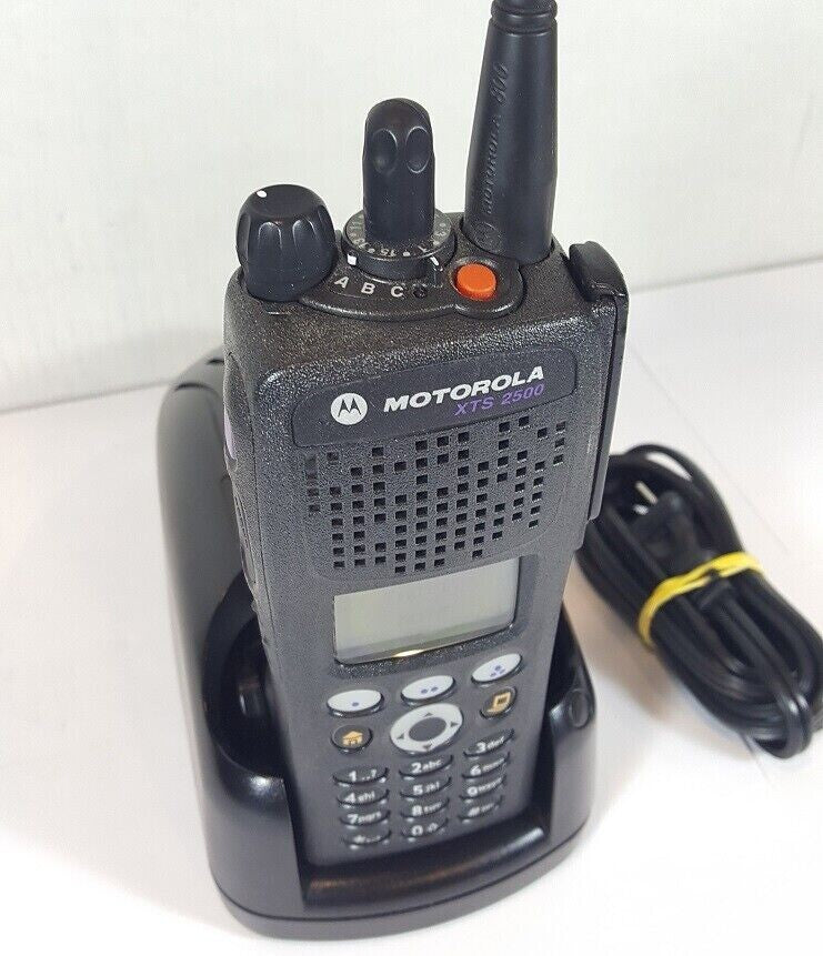 Motorola XTS2500 UHF 380-470 MHz FPP P25 AES-256 Covert Military H46QDH9PW7BN1