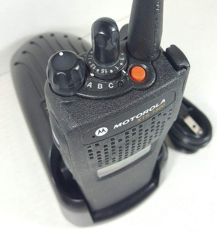 MOTOROLA XTS1500 700 800 MHz P25 Digital Portable Two-Way Radio H66UCD9PW5BN1