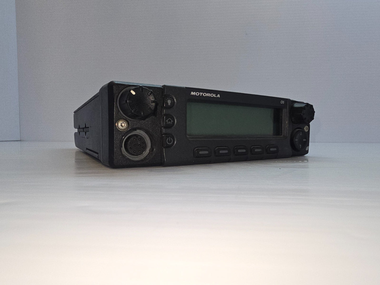 Motorola APX 7500 7/800 & VHF M30TSS9PW1AN P25 TDMA O5 MOBILE RADIO DES-OFB 50 W0