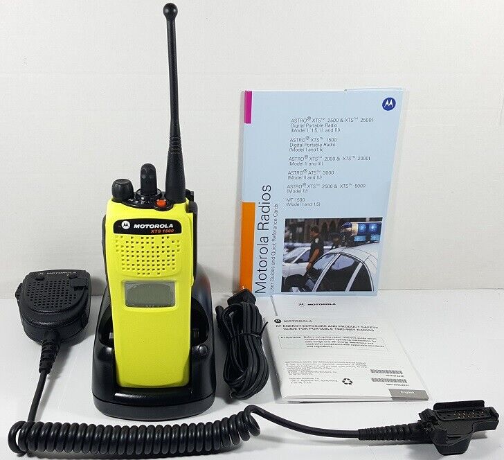 MOTOROLA XTS1500 UHF 450-520 MHz UHFR2 P25 Digital Two-Way Radio H66SDD9PW5BN
