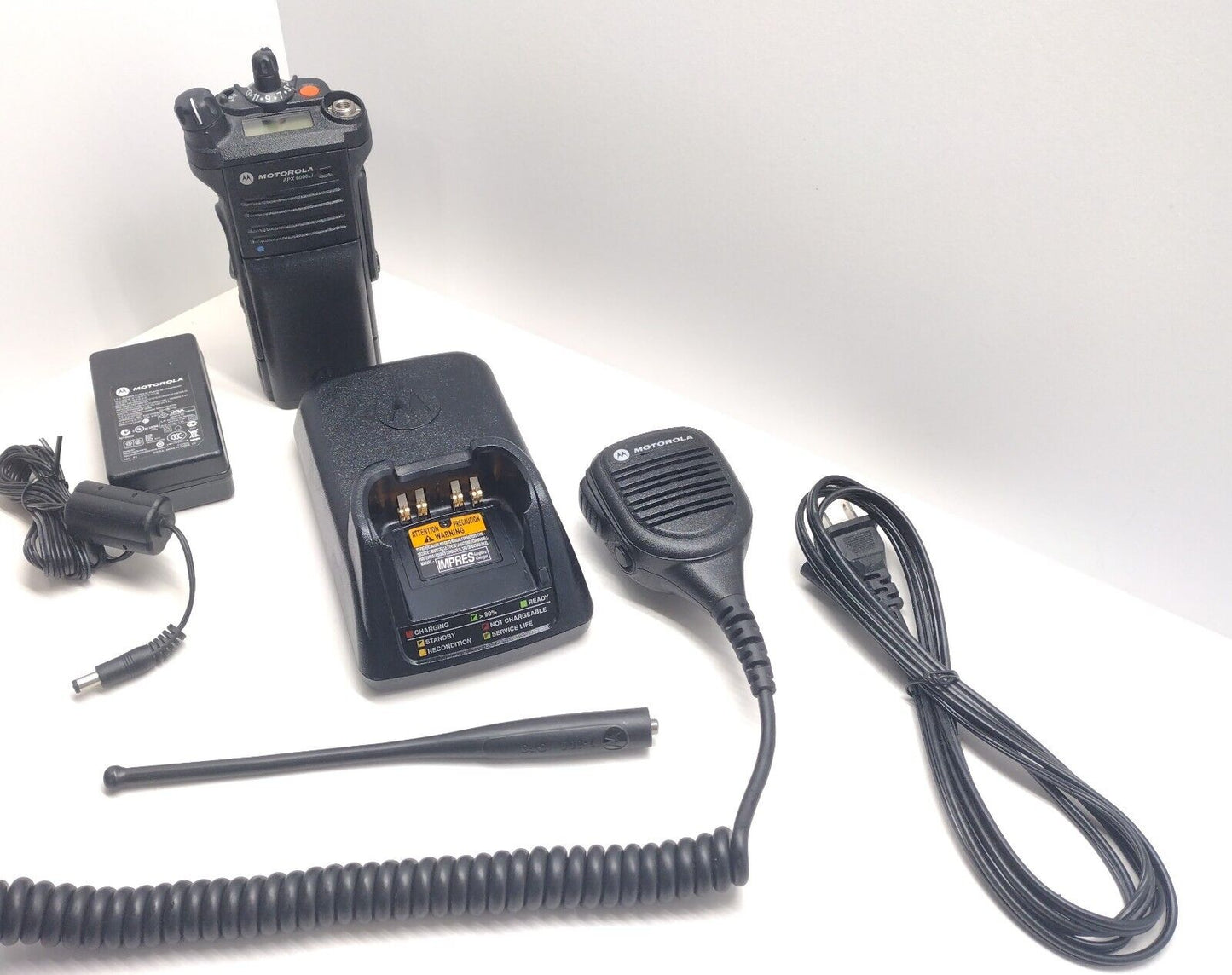 Motorola APX6000 1.5 Digital Two Way Radio P25 TDMA FDMA 7/800MHz H98UCD9PW5AN