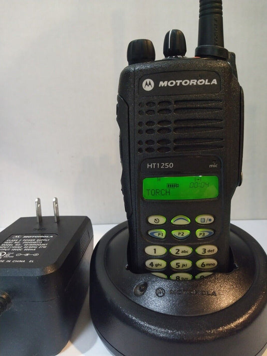 Motorola HT1250 VHF Two Way Radio 136-174 MHz MDC Full Keypad AAH25KDH9AA6AN