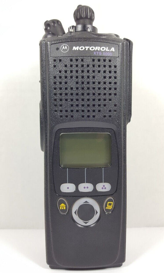 MOTOROLA XTS5000 UHF 450-520 MHz Digital P25 Police Fire EMS Radio H18SDF9PW6AN0