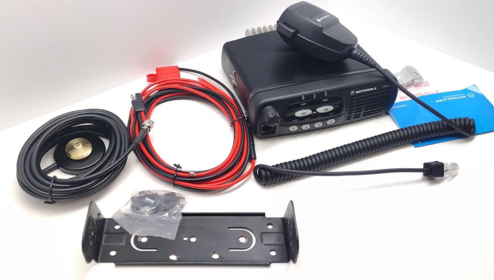 CDM750 VHF 136-174 25W Two Way Mobile Radio AAM25KHCC9AA1AN with New Accessories9