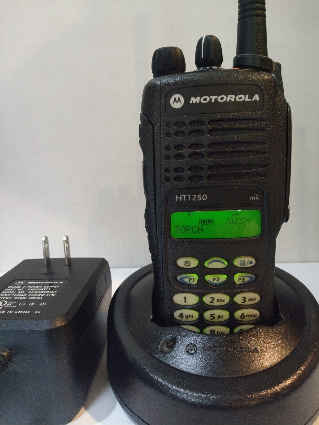 Motorola HT1250 VHF Two Way Radio 136-174 MHz MDC Full Keypad AAH25KDH9AA6AN0