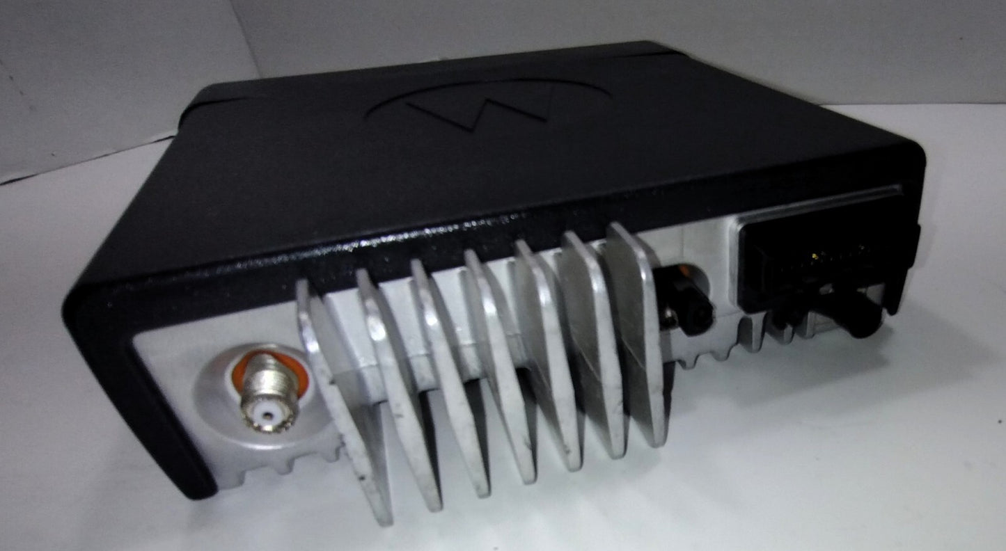 Motorola XPR4550 VHF 136-174 Mobile Two-Way Radio AAM27JQH9LA1AN & ACCESSORY KIT10