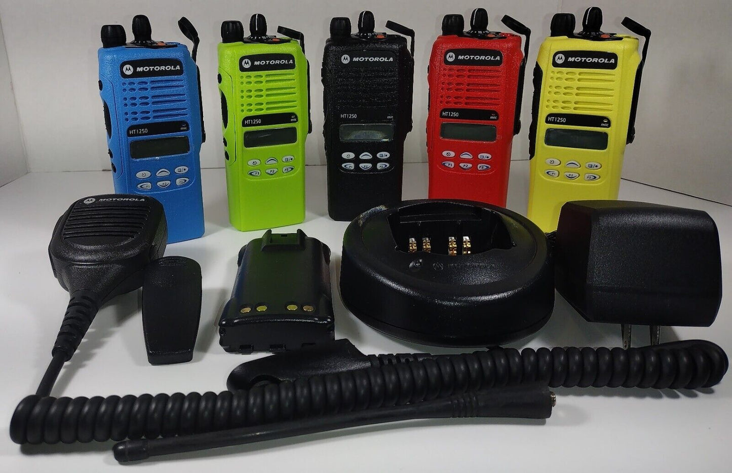 MOTOROLA HT1250 UHF 403-470 MHz Police Fire EMS Two-Way Radio AAH25RDF9AA5AN