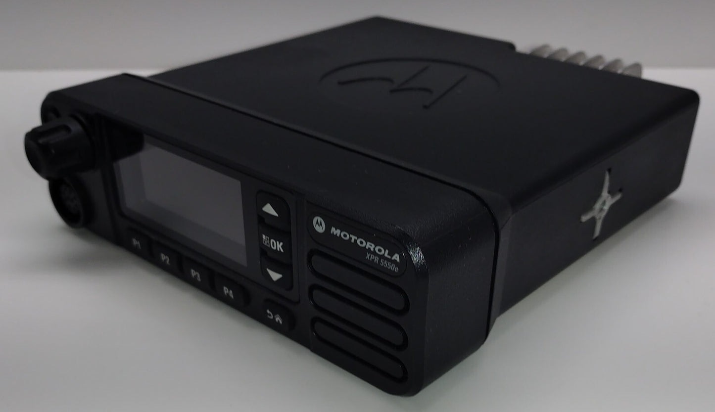 MOTOROLA MOTOTRBO XPR 5550e DIGITAL High Power MOBILE UHF450-512 AAM28TRN9RA1AN11