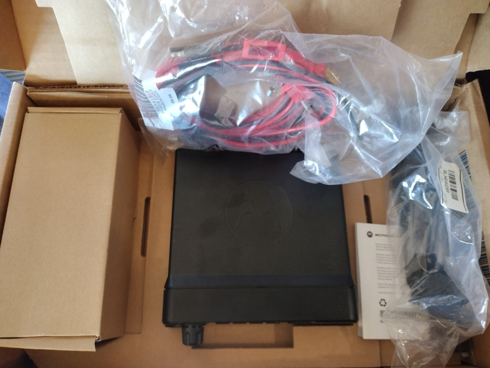 Motorola XPR5580 800/900Mhz 35W Digital Analog Mobile Radio w/GPS AAM28UMN9KA1AN5