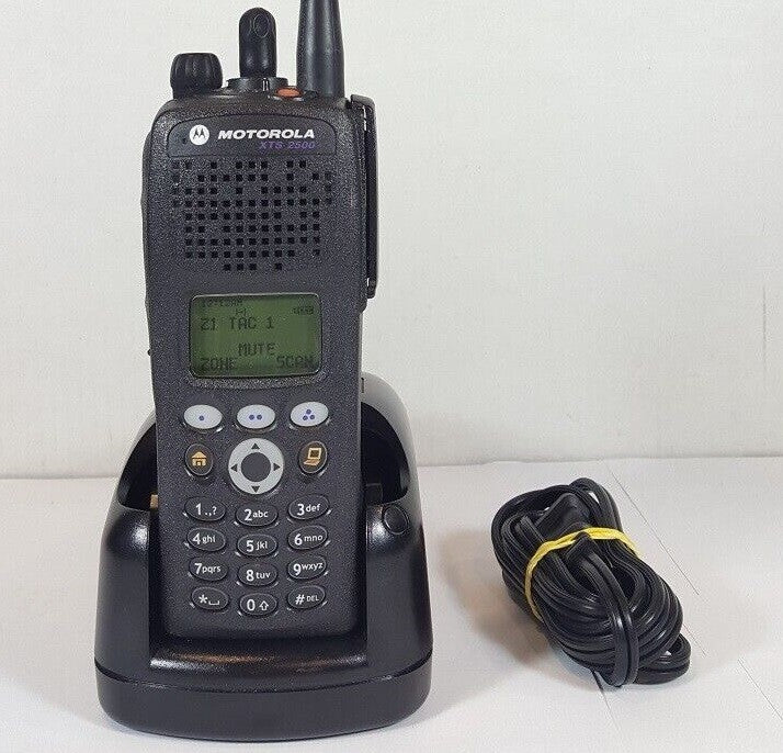 Motorola XTS2500 UHF 380-470 MHz FPP P25 AES-256 Covert Military H46QDH9PW7BN0