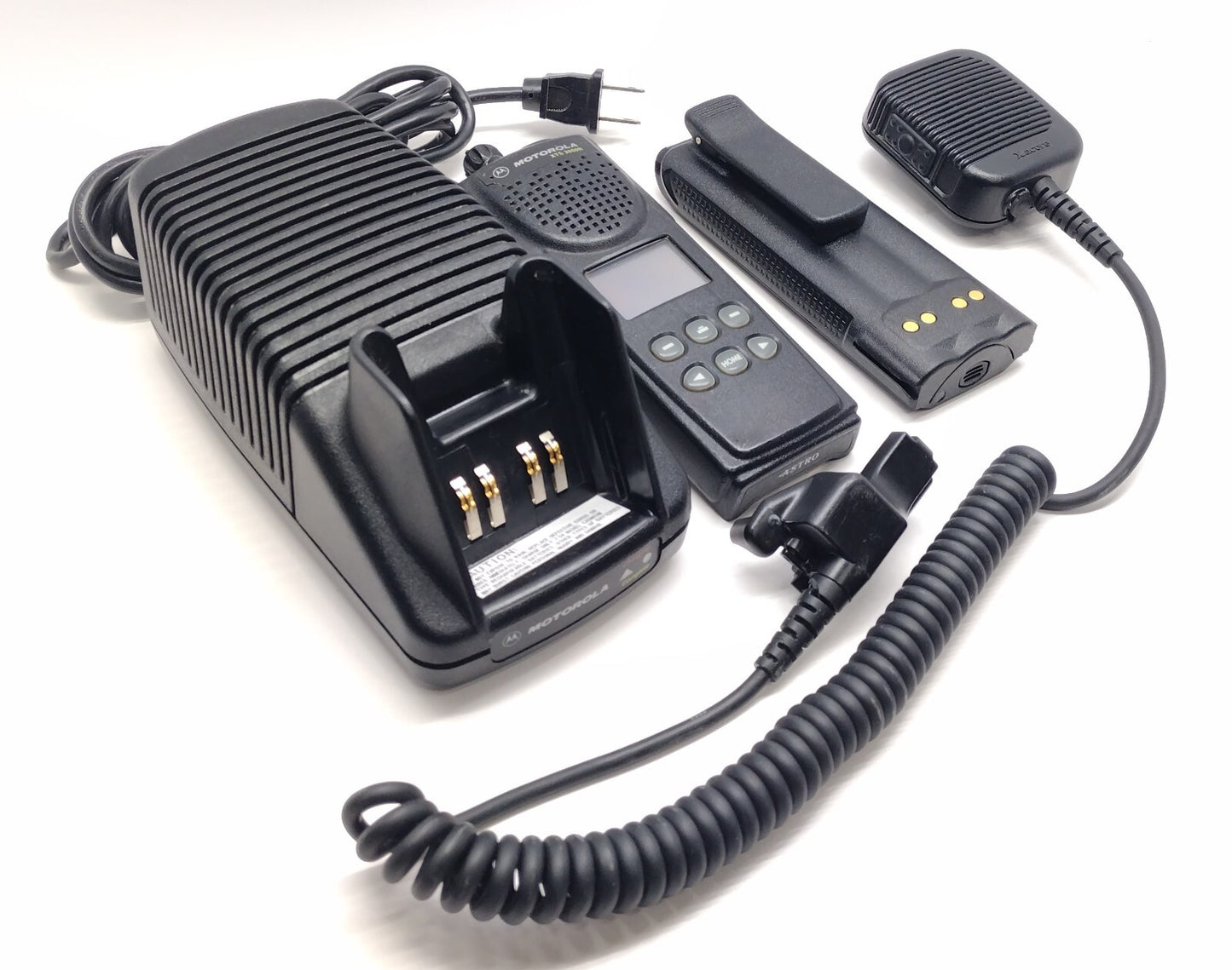 Motorola XTS 3000 16CH H09UCF9PW7BN 800MHz Two Way Radio & Accessory Kit0