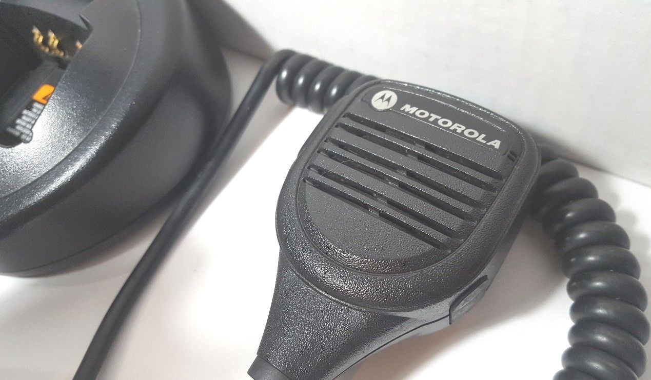 MOTOROLA HT1250 VHF 136-174MHz Police Fire EMS Two-Way Radio AAH25KDF9AA5AN