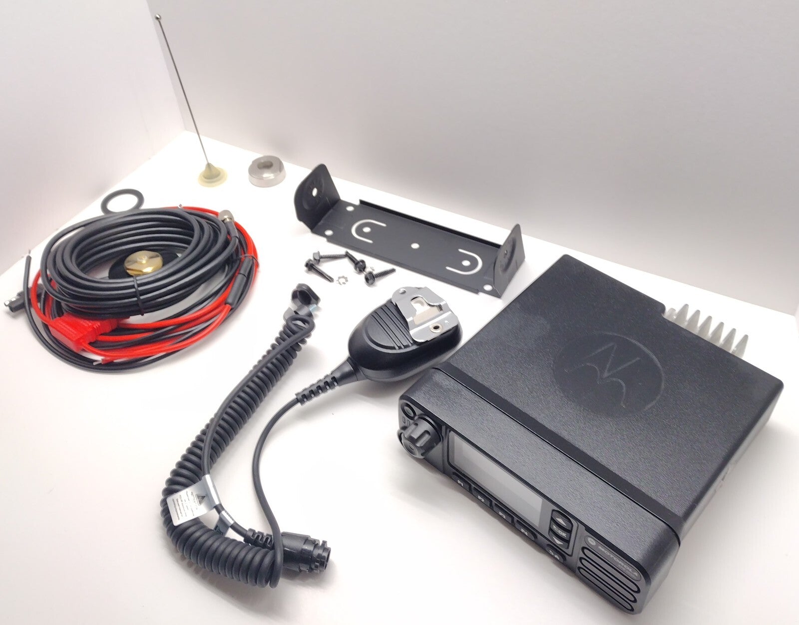 MOTOROLA MOTOTRBO XPR 5550e DIGITAL High Power MOBILE UHF450-512 AAM28TRN9RA1AN3