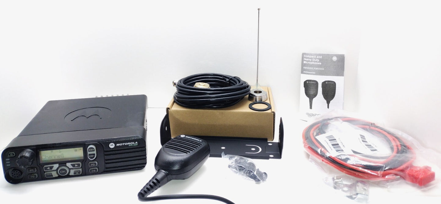 Motorola XPR4550 VHF 136-174 Mobile Two-Way Radio AAM27JQH9LA1AN & ACCESSORY KIT2