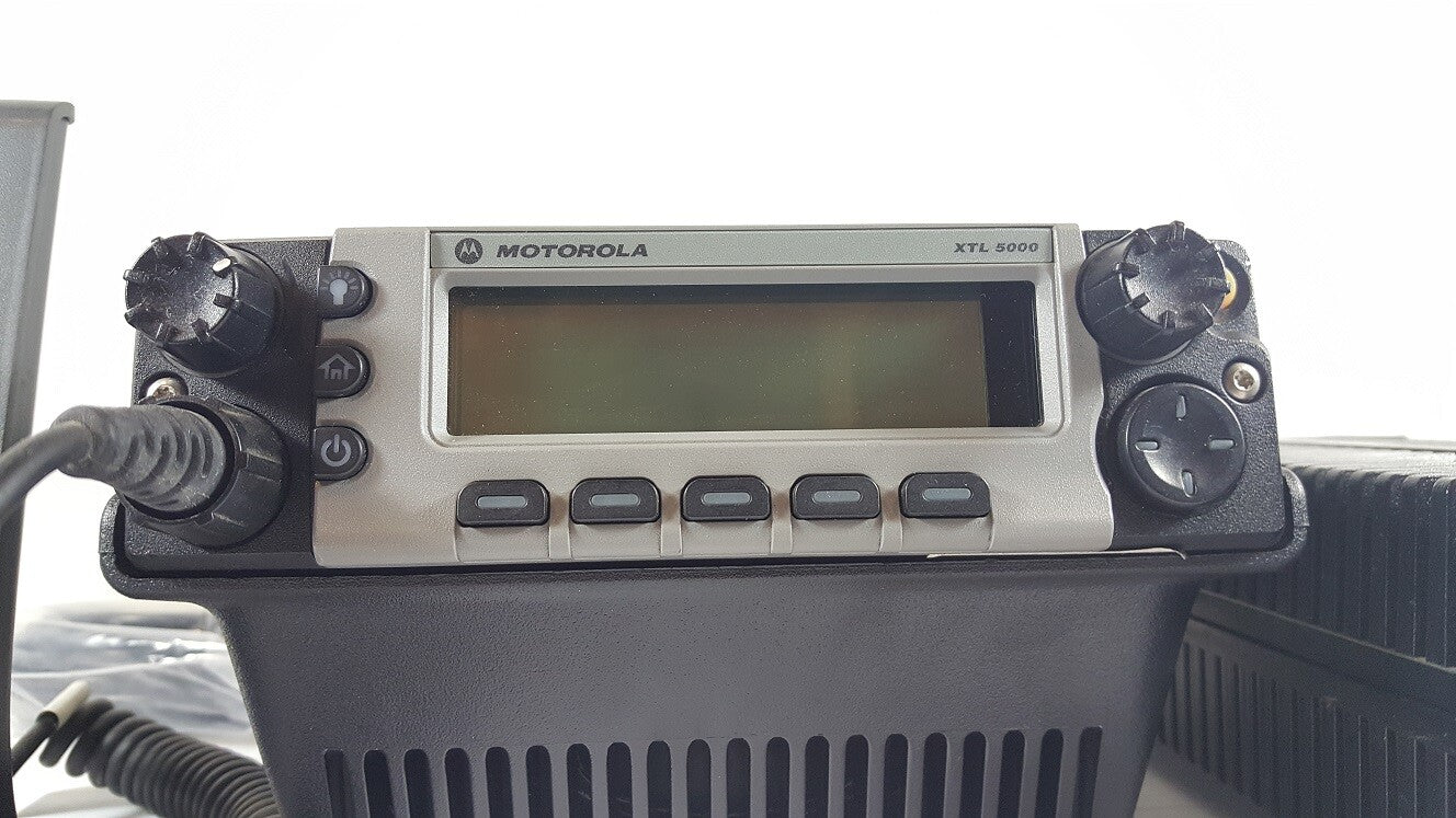 Motorola XTL5000 VHF 136-174 MHz Base Station P25 Digital Radio M20KSS9PW1AN XTL1