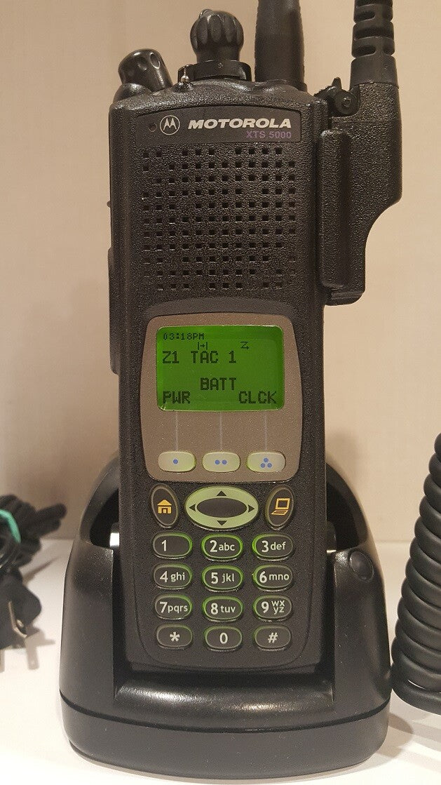 MOTOROLA XTS5000 700 800 MHz P25 Digital Police Fire EMS RADIO H18UCH9PW7AN XTS1