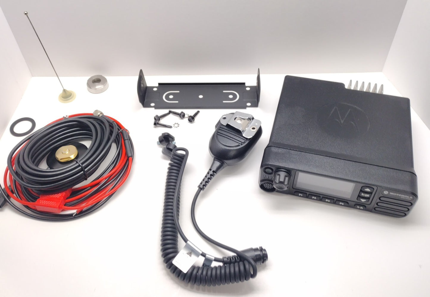 MOTOROLA MOTOTRBO XPR 5550e DIGITAL High Power MOBILE UHF450-512 AAM28TRN9RA1AN1