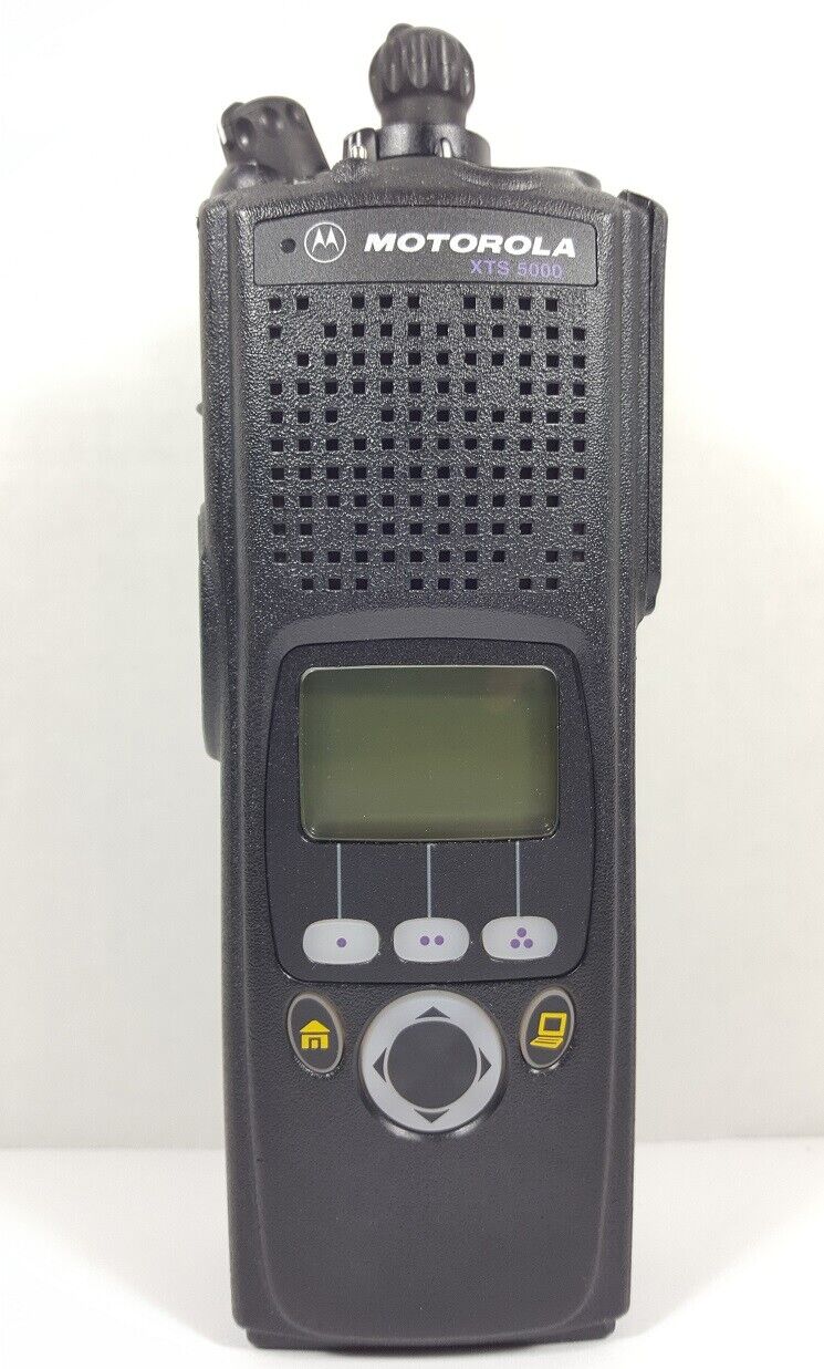 MOTOROLA XTS5000 UHF 450-520 MHz Digital P25 Police Fire EMS Radio H18SDF9PW6AN
