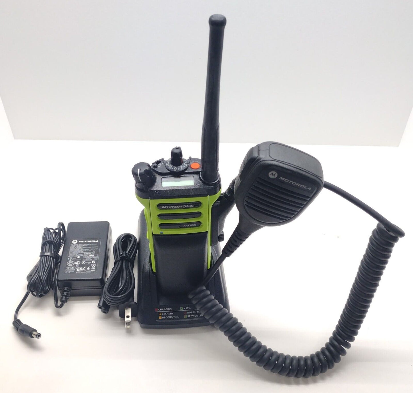 Motorola APX 6000 1.5 UHF 380-470 MHz Two Way Radio P25 TDMA GPS BT H98QDD9PW5BN